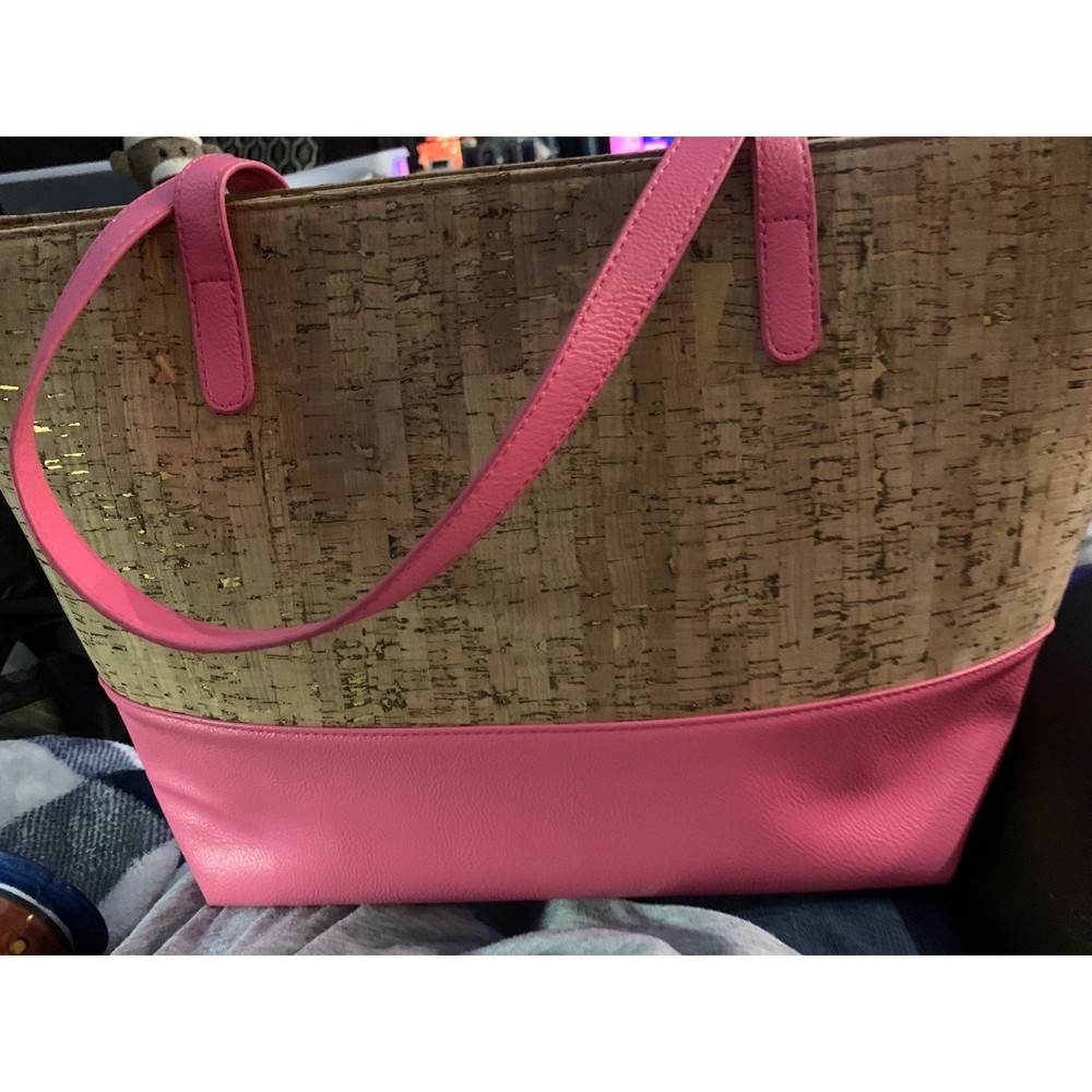 SOLD SOLD SOLD Brand NWOT Viv & Lou Leather and Cork and gold flakes purse